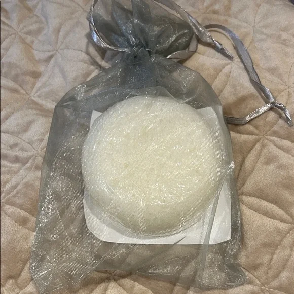 Trish McEvoy Sexy 9 Blackberry & Vanilla Musk Cleanser - Picture 2 of 3